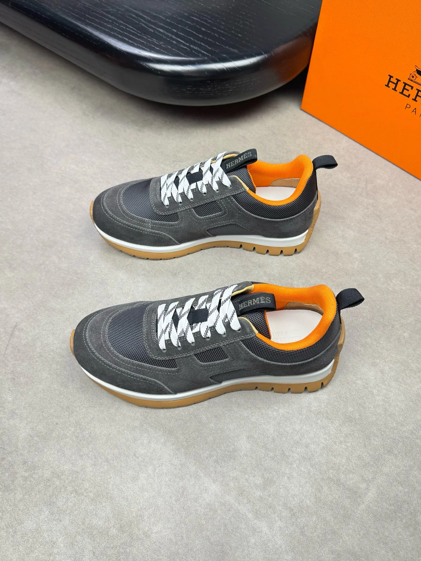[HERMES] Hermès men's shoes 💰680💰 - high-end quality original items 🔍🔍🔍 casual sports shoes - upper: 🔝 suede environmentally friendly leather, brand high mercerized canvas body with forged ´H´ totem, tongue webbing injection molded brand logo - lining: brand canvas, foot pads; water-dyed cowhide -Outsole: ultra-light T men's shoes 💰U foam; two-color molded outsole -Ultra-high quality control, fine workmanship: highlighted (high-end, extravagance, grade) -Size: 39-44 (38, 45, can be customized)